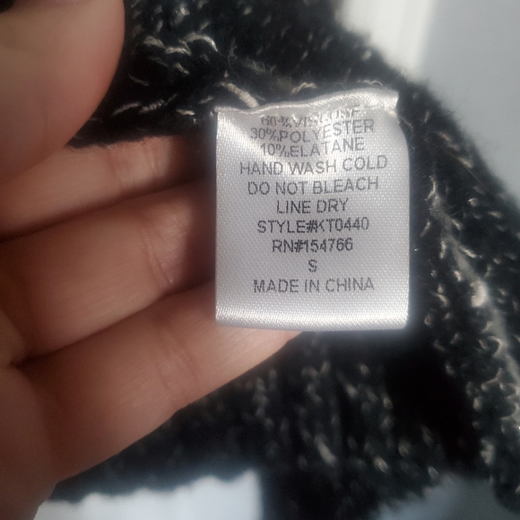 Small Black, Grey, and Cream Winter Cardigan - Picture 4 of 4